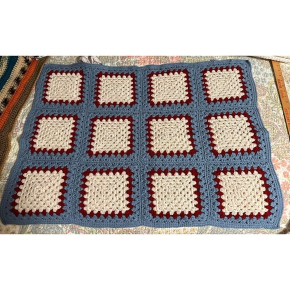 Crochet Granny Square Roseanne Afghan Blanket Throw Baby Crib Retro Grannycore - Picture 2 of 6